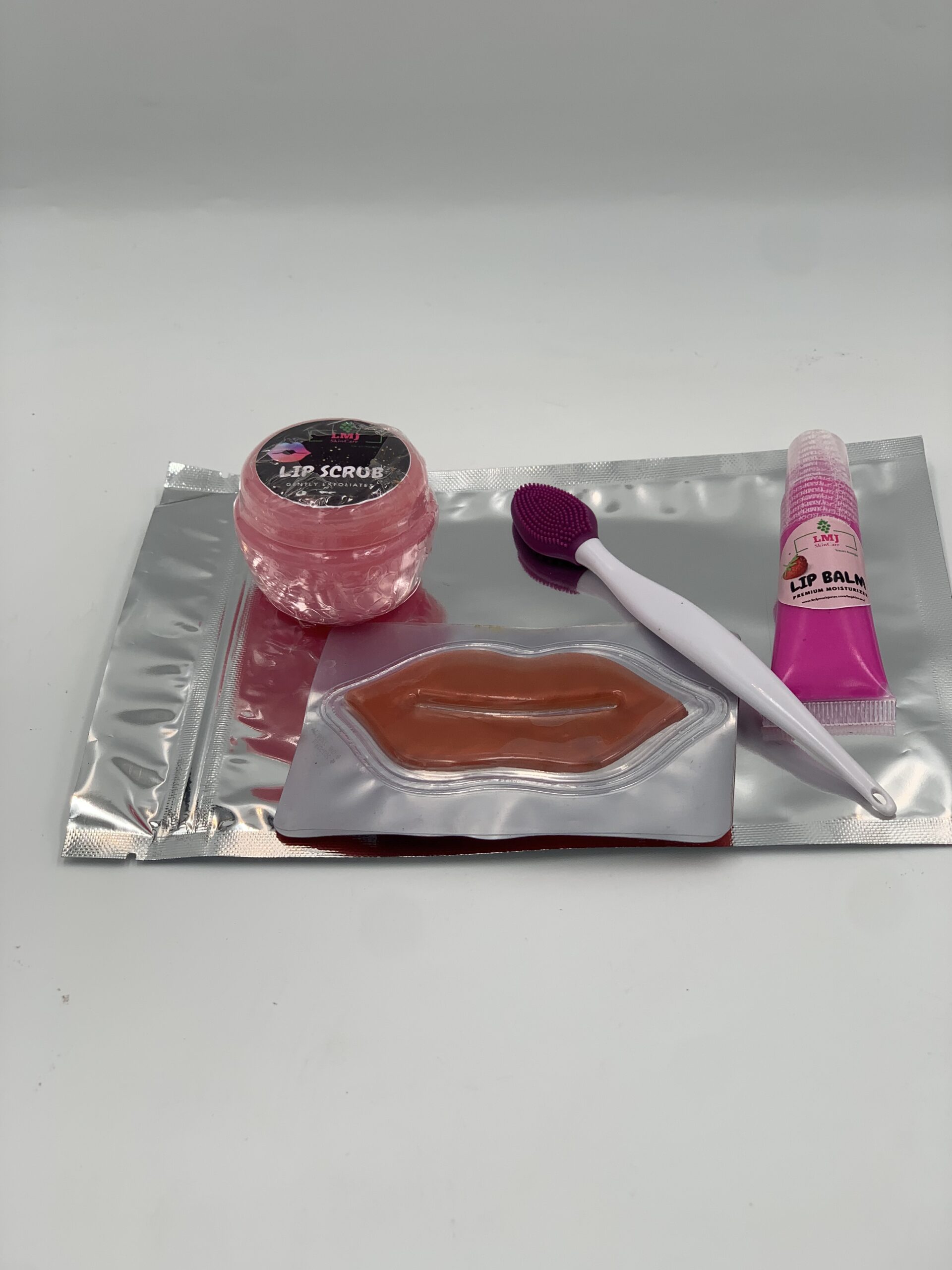 Lip care kit (Tube lip balm)