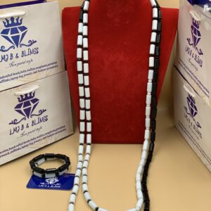 Monochrome inspo set 01 (Black and white beads)