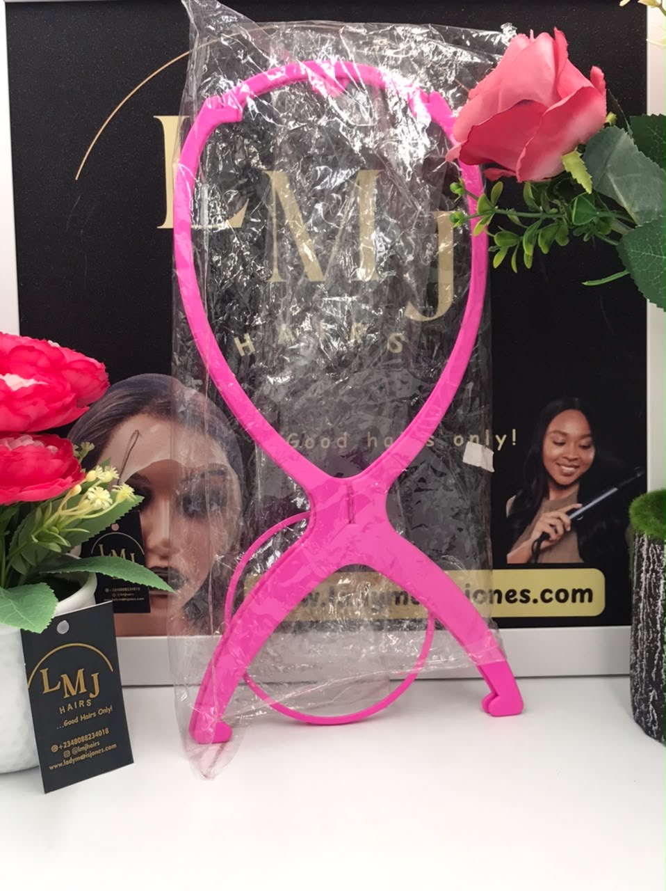 Collapsible Plastic Wigs Hanger - Image 4
